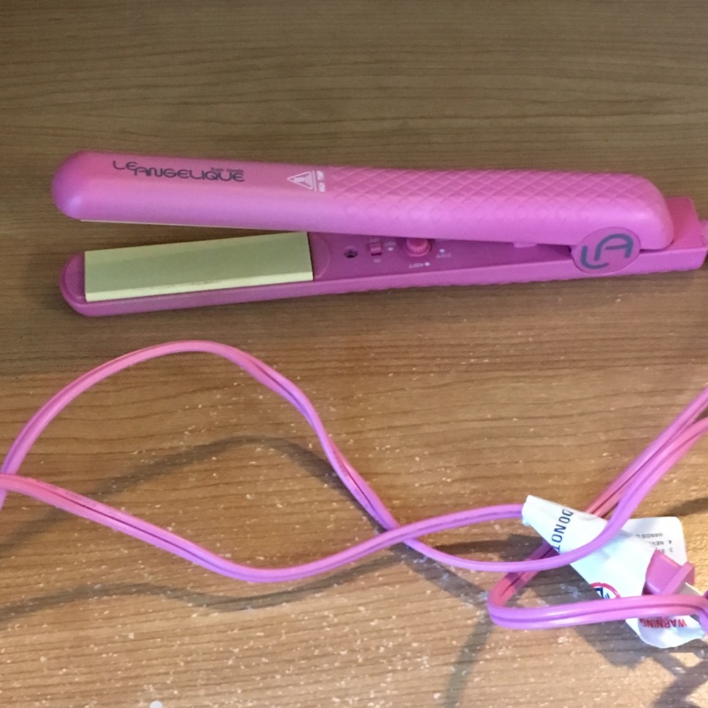 LE ANGELIQUE flat iron pink